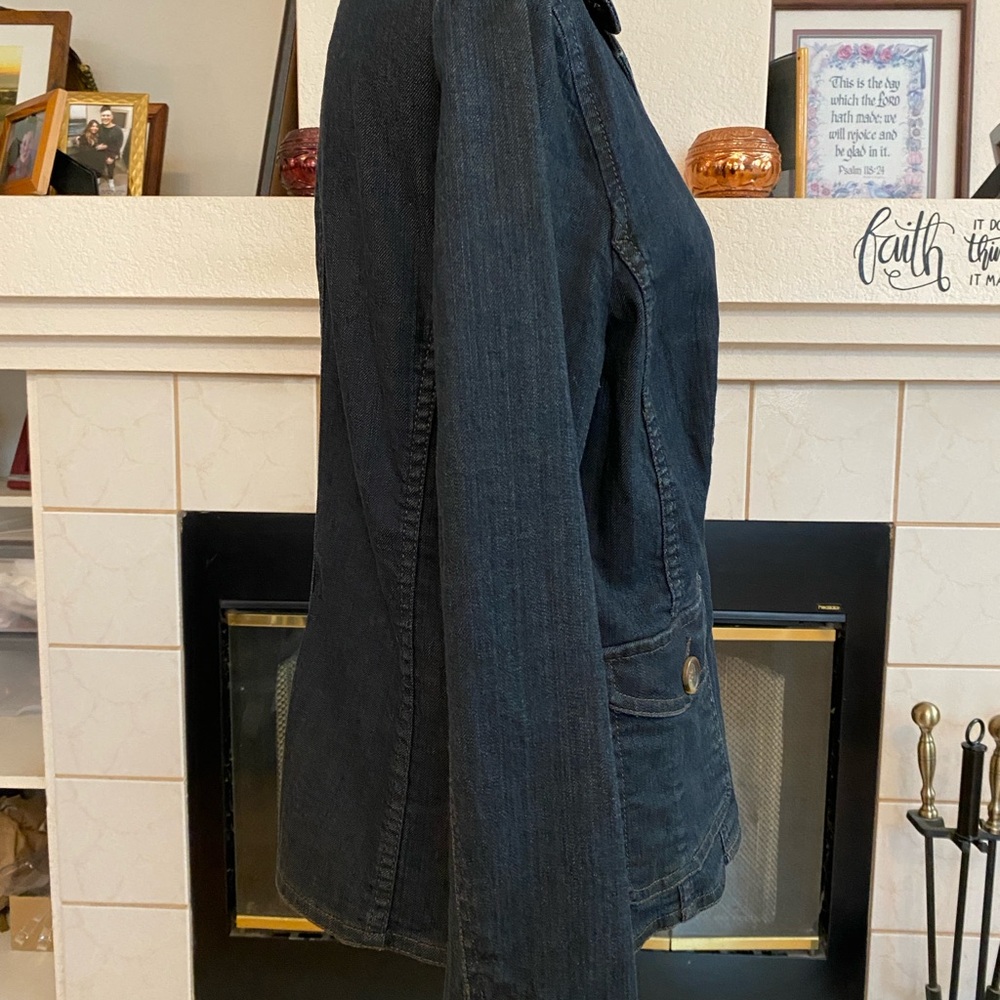 Liz Claiborne Women’s Denim Blazer, Fitted, Dark Blue, Brown Buttons, Size Med - Picture 8 of 10